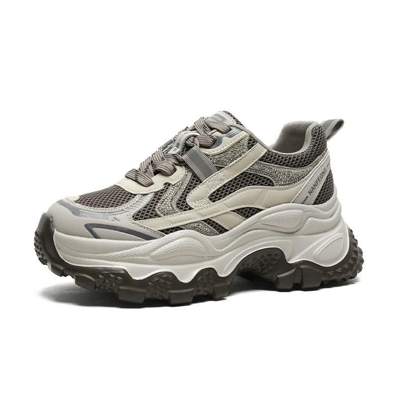 Папины кроссовки женские осенние новые модные со стразами на толстой подошве для увеличения роста маленькие повседневные спортивные туфли