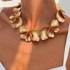 Золотистый цвет Цветок Чокер Ожерелье Панк Металлический Чокер Уникальное Неправильной Формы Лепестки Ожерелье для Женщин