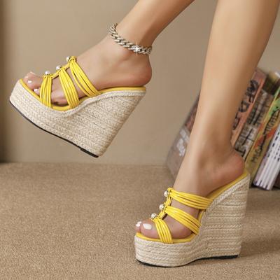 Женские босоножки на платформе, новые соломенные плетеные простые скошенные каблуки, водонепроницаемые тапочки на колесиках LFD-10368-35