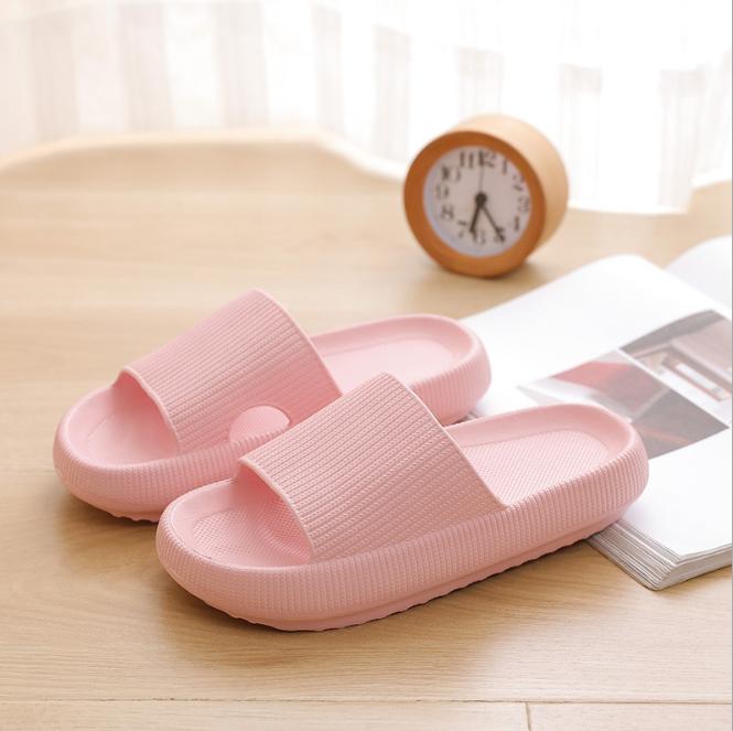 Thick Platform Cloud Slippers Women Fashion Eva Soft Sole Home Slippers for Woman Sandals 2024 Summer Non Slip Beach Flip Flops