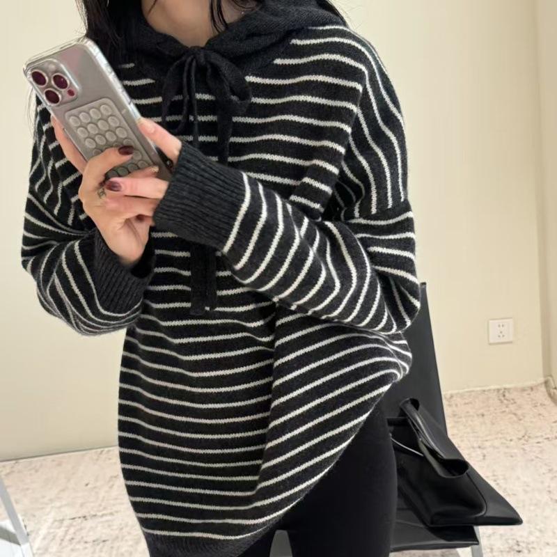 Korean Style 100% Wool Women's Striped Hooded Sweater - Medium-Length, Contrasting Colors, Slimming Winter Sweatshirt