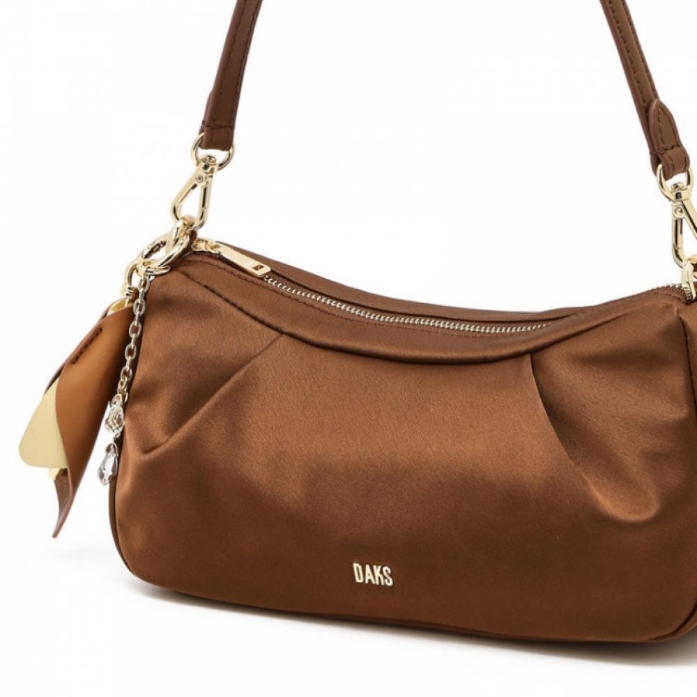 Daks Brown Logo Decorated Leather Shoulder Bag Dcba6e461w3