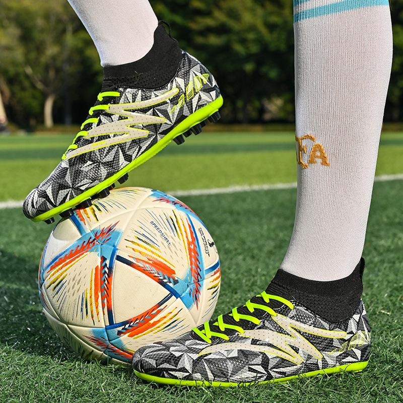 Football Shoes Men Soccer Shoes Kids Football Boots Women Professional Soccer Cleats Antiskid Chaussure Football TF/FG Outdoor Football Shoes