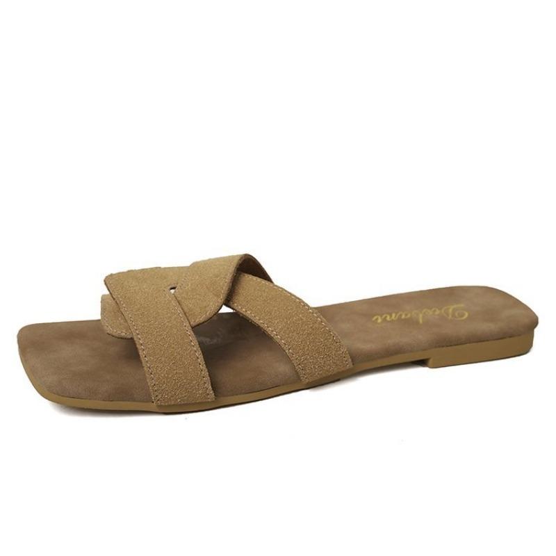 Retro Slippers Female Flat Bottom One Word New Summer Beach Sandals Slippers