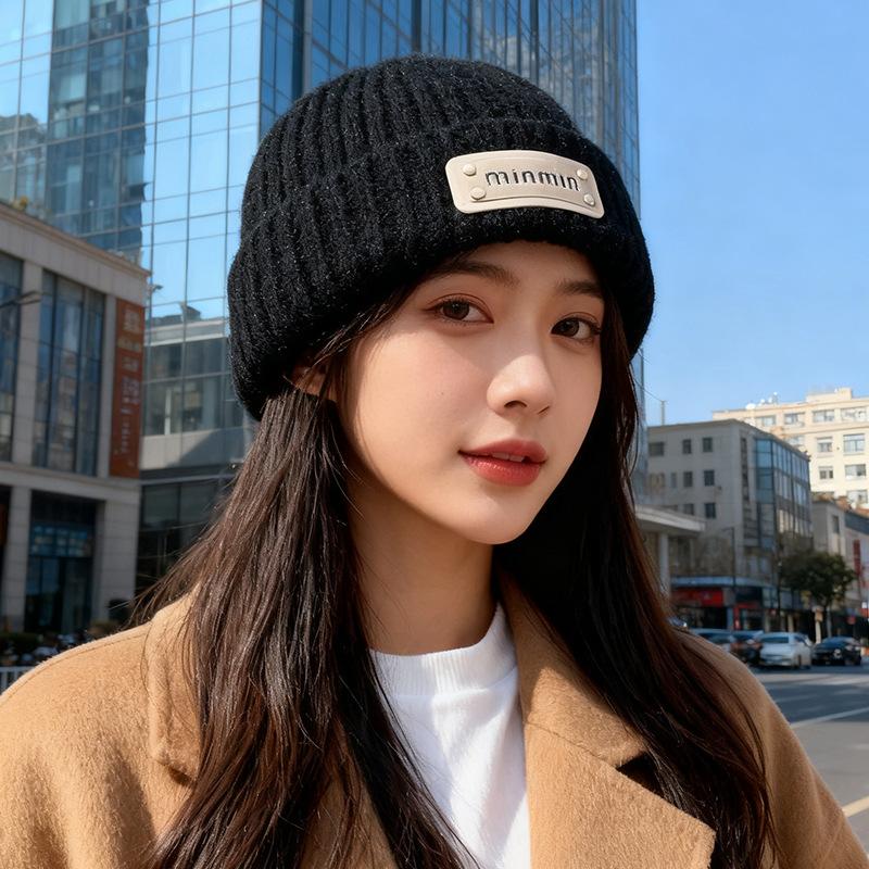 Autumn and winter new wool hat for women, small face, warm ear protection, cold hat, Korean letter knitted hat, pullover hat