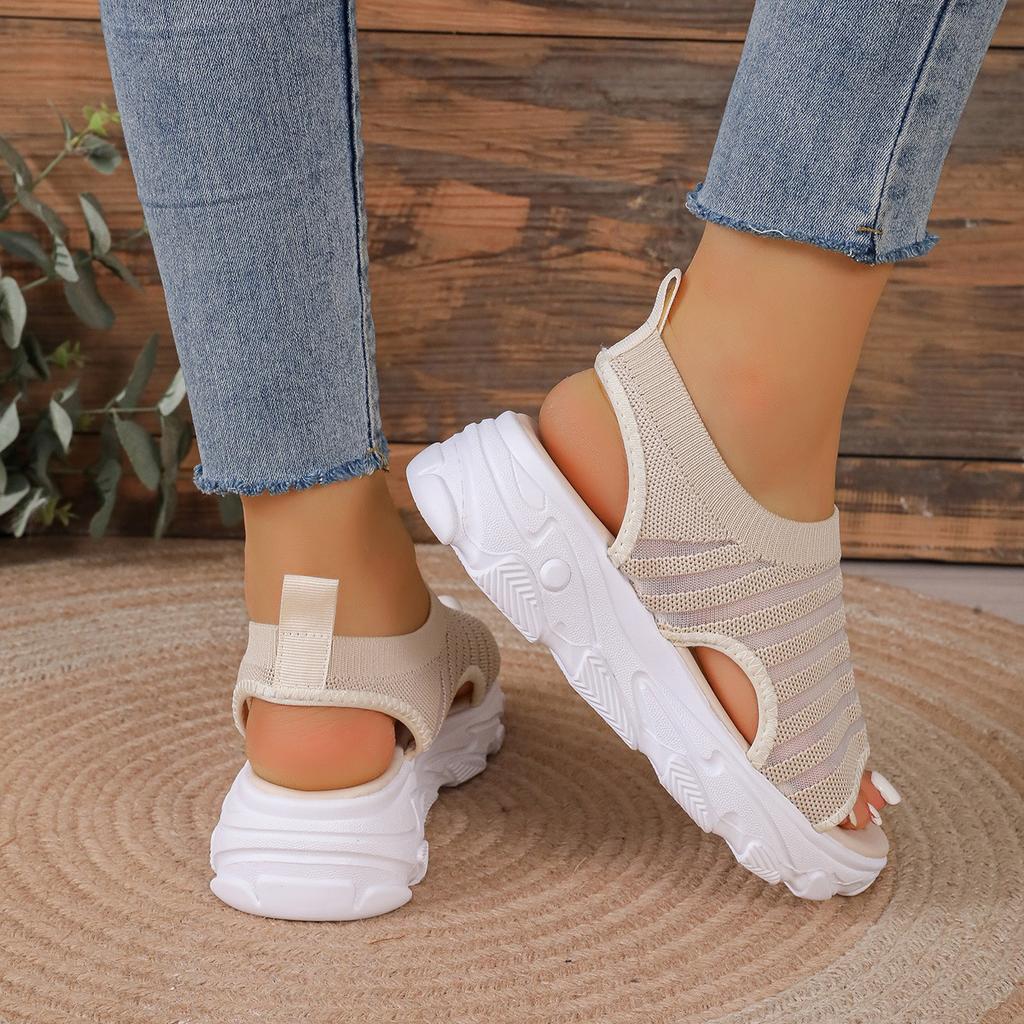 Повседневные сандалии на толстой подошве. Летняя женская обувь больших размеров. Модные ажурные сандалии с открытым носком. Изысканная и элегантная женская обувь.