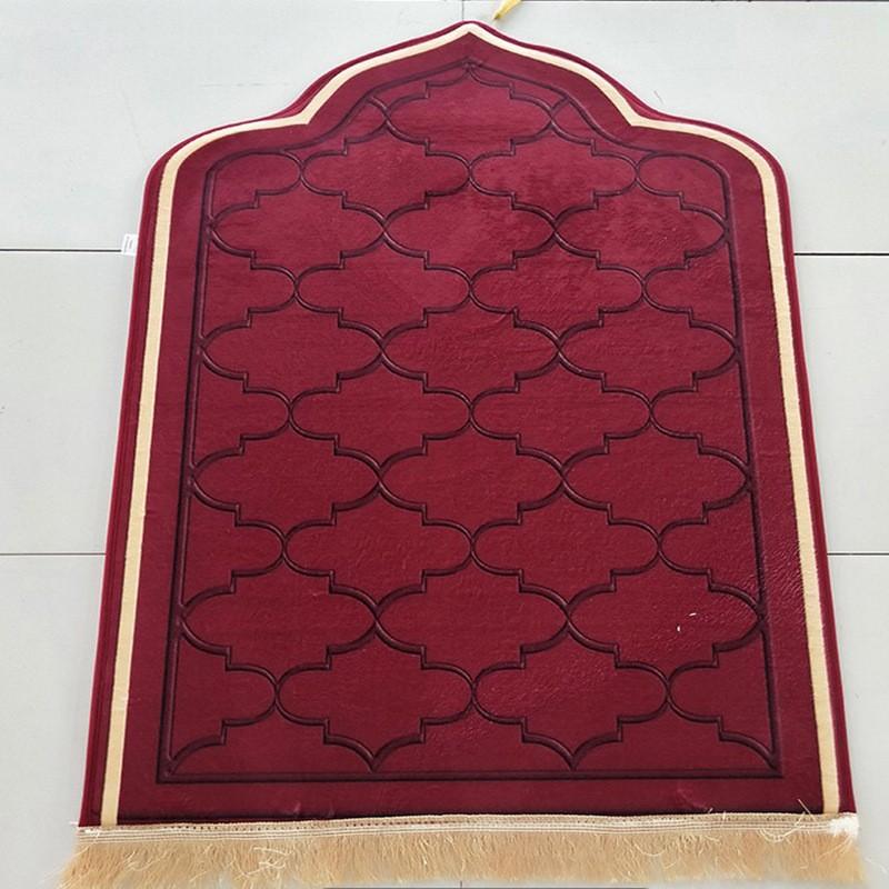 Non-slip Portable Flannel Carpet Prayer Mat Soft Flannel Travel Prayer Rug Worship Kneel Embossing Floor Carpets for Muslim Ramadan