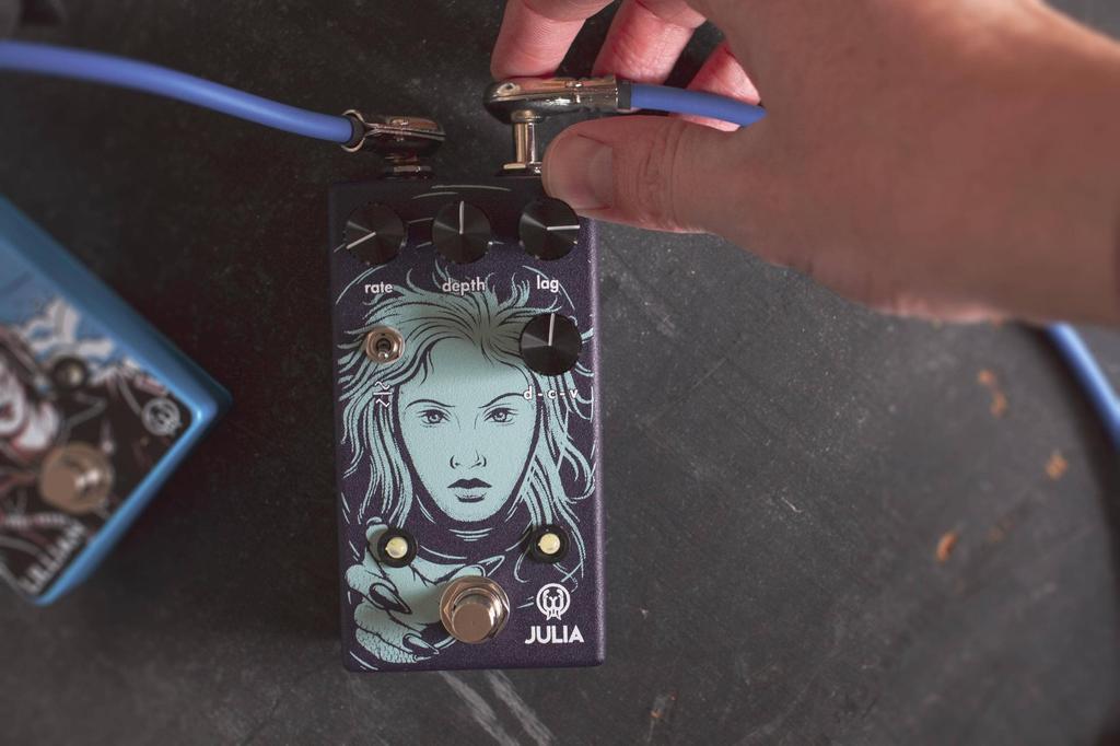 WALRUS AUDIO WAL-JULIAV2 Хорус Вибрато Аналоговый V2