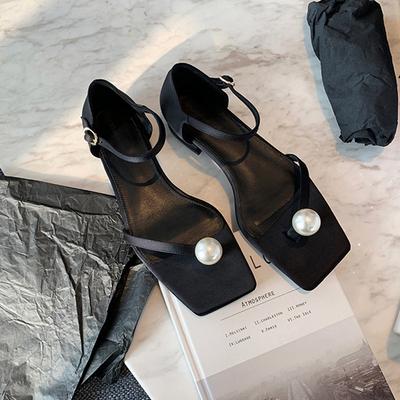 Виноградная мать 2025 лето новые сандалии на высоком каблуке с квадратным носком и жемчугом, с ремешком на щиколотке и маленьким толстым каблуком, женские