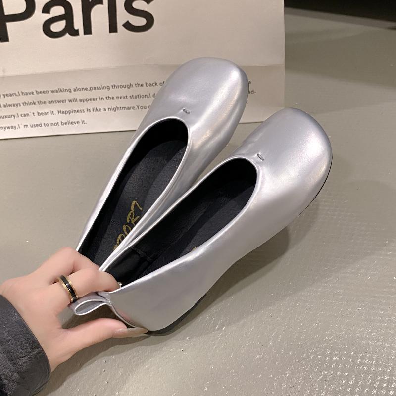 Мода 2024 года туфли из искусственной кожи с лаковым покрытием женские одинарные туфли на плоской подошве с круглым носком весна-осень балетки туфли суженные большие размеры