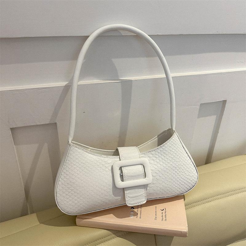 Французская сумка на плечо подмышку 2025 лето новая трендовая модная сумка-багет повседневная конфетного цвета маленькая квадратная сумка