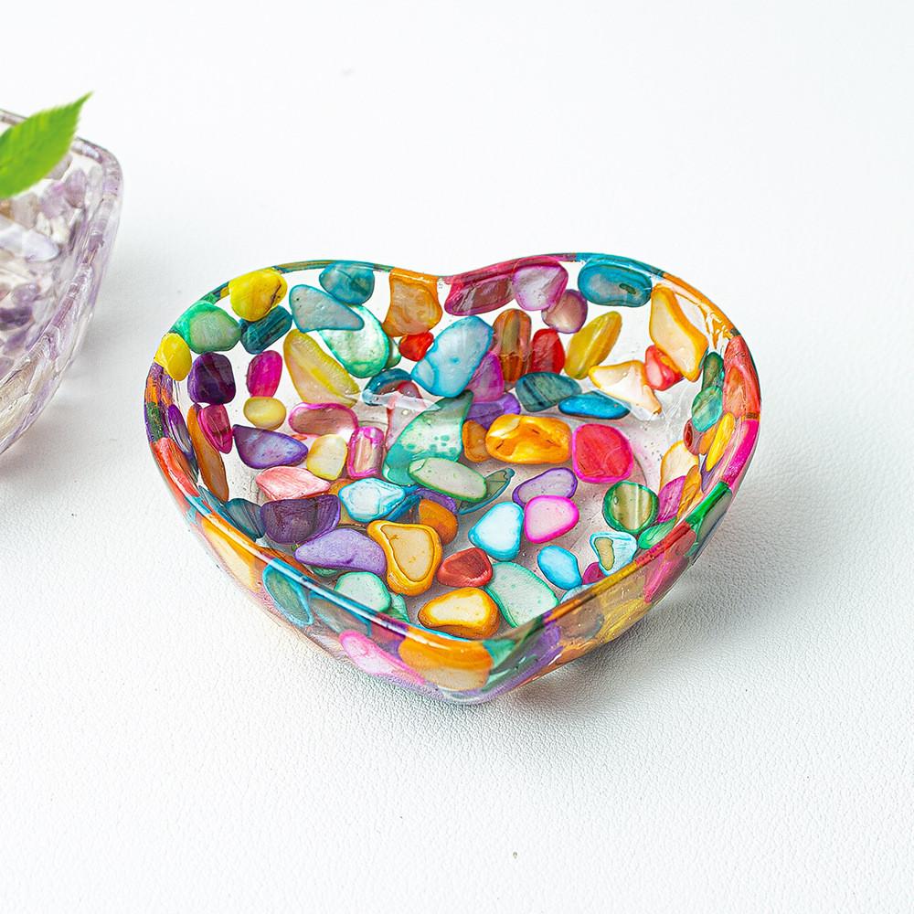 Сердце из смолы с натуральными кристаллами для домашнего декора и подарков