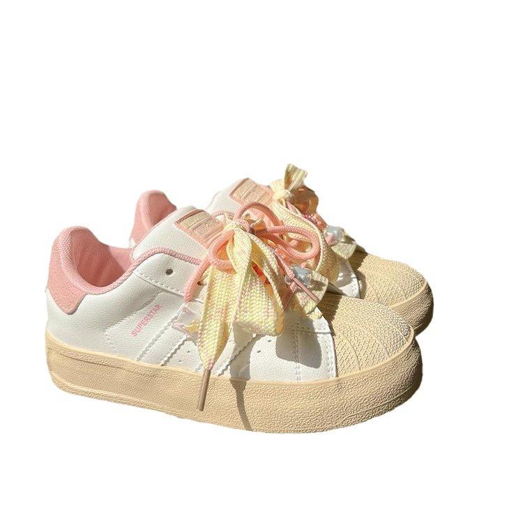 Кожаная белая обувь детская 2025 весна и лето новая популярная ins трендовая универсальная нишевая обувь для скейтборда нишевый дизайнерский смысл