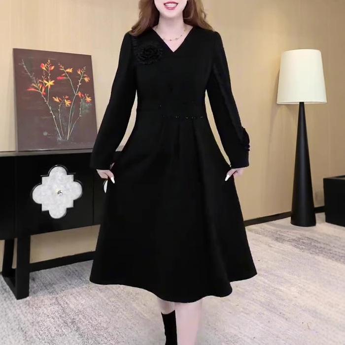 Luxurious Velvet Embroidered Dress for Middle-Aged Women - Autumn/Winter Collection