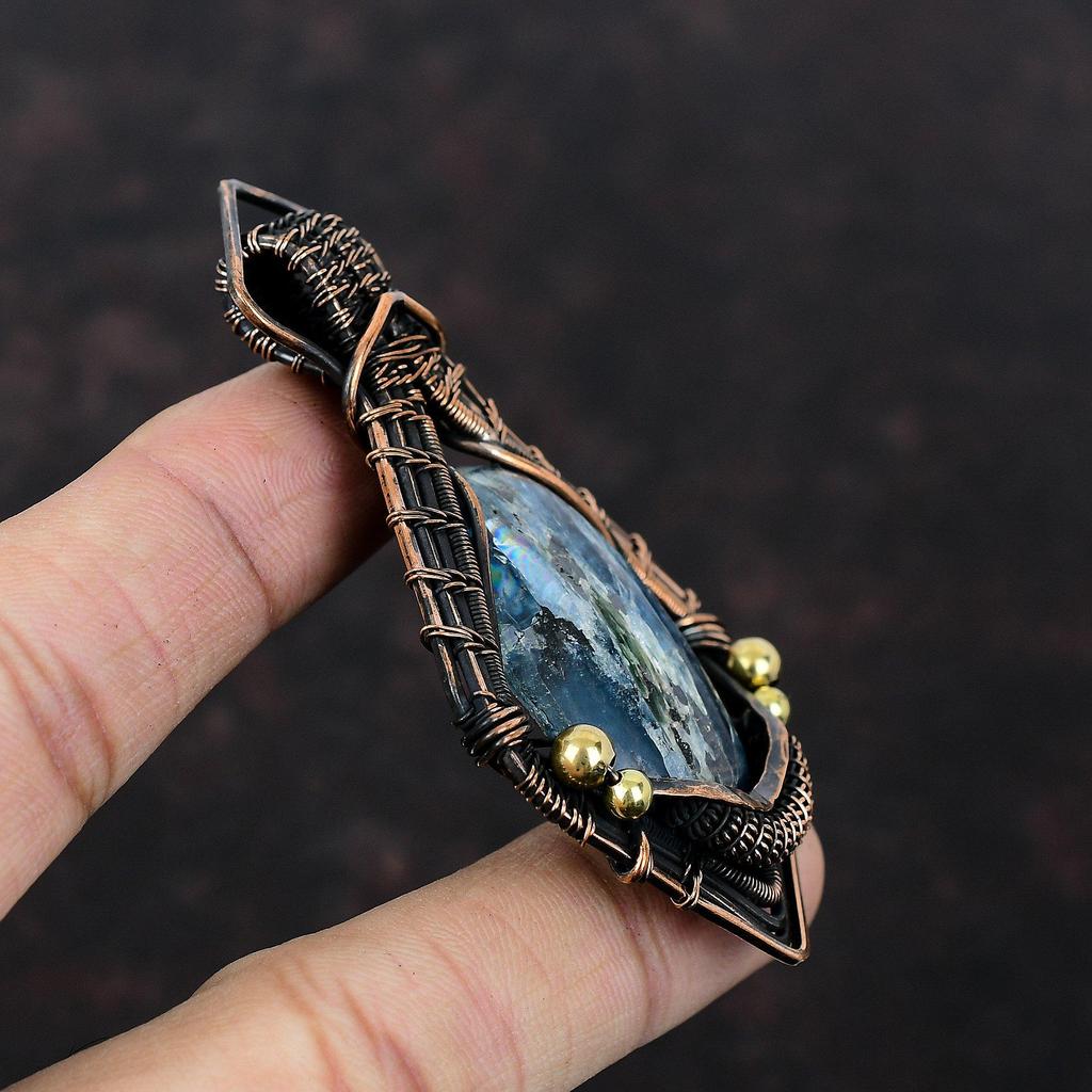 Подвеска из кианита, обернутая медной проволокой, подвеска из натурального драгоценного камня, красивые ювелирные изделия из кианита, медные ювелирные изделия ручной работы, подарок на особый случай