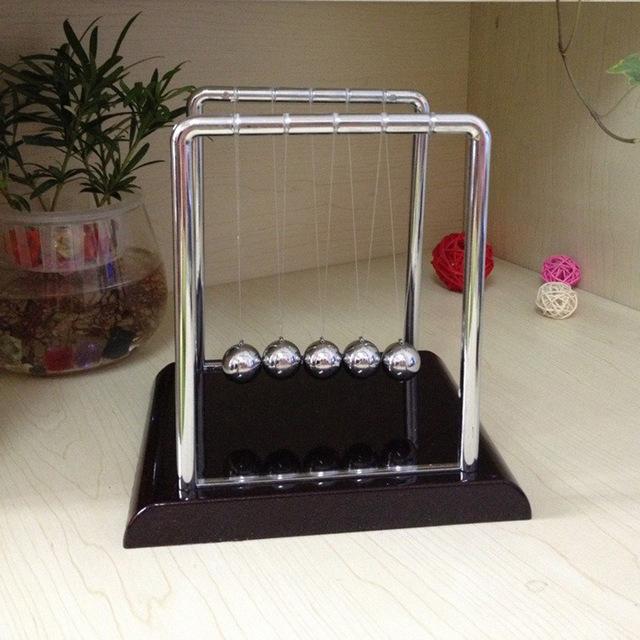 1 Piece Early Fun Educational Desk Toy Gift Newtons Cradle Steel Balance Ball Physics Science Pendulum Desk Decration T0427 P30