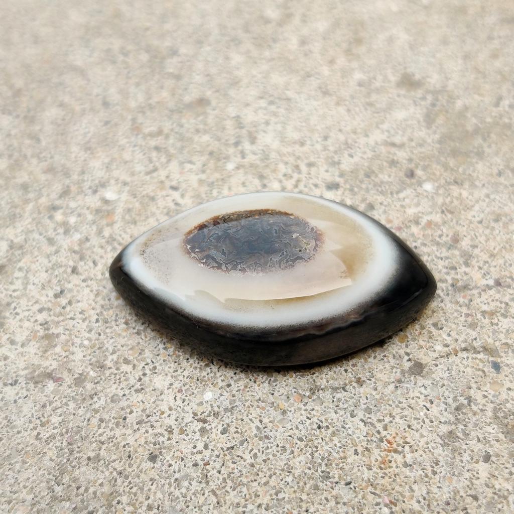 Banded Eye Agate Cabochon Gemstone, 25.30 Carat Stone, 27x16x8 MM Size.