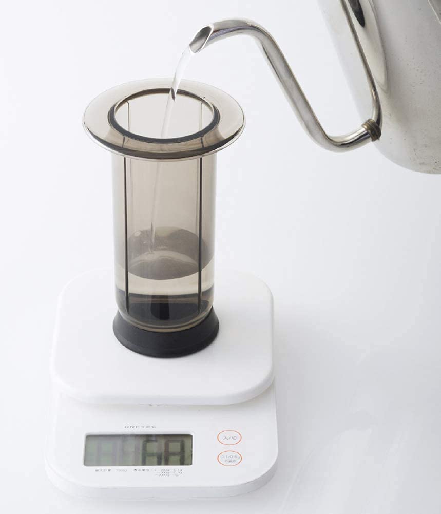 Набор для приготовления кофе AeroPress с 350 бумажными фильтрами.