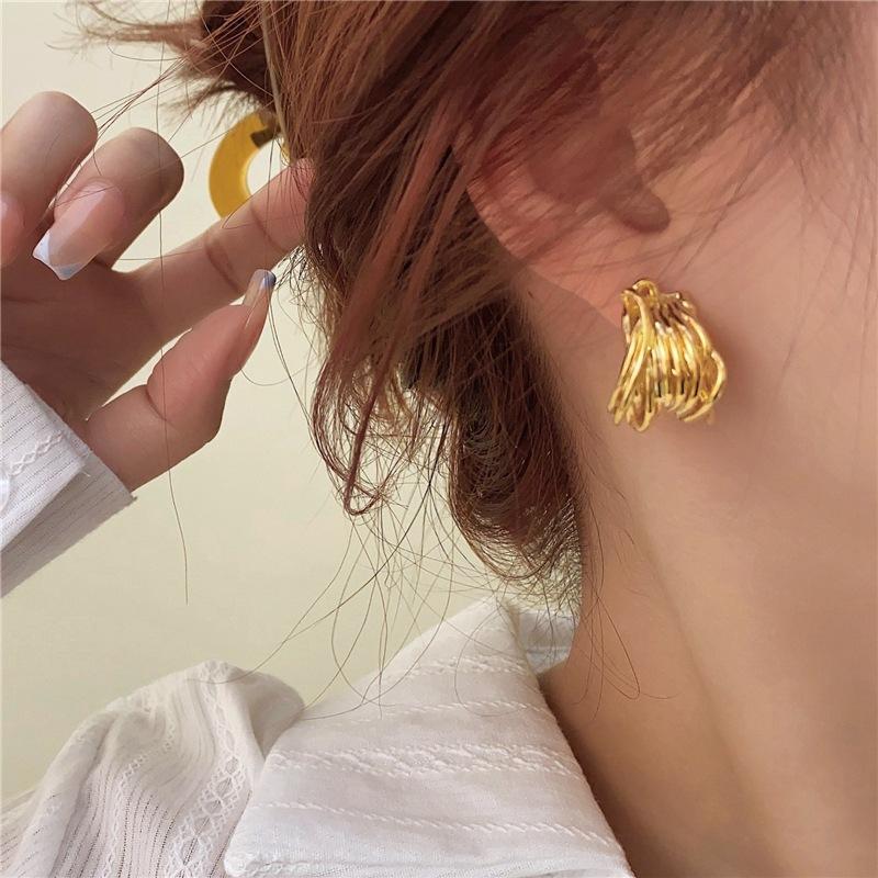 New Trendy Multilayer Hollow Line Texture Hoop Earrings for Women Golden Color C Shape Creative Earring Minimalist Zircon Gift