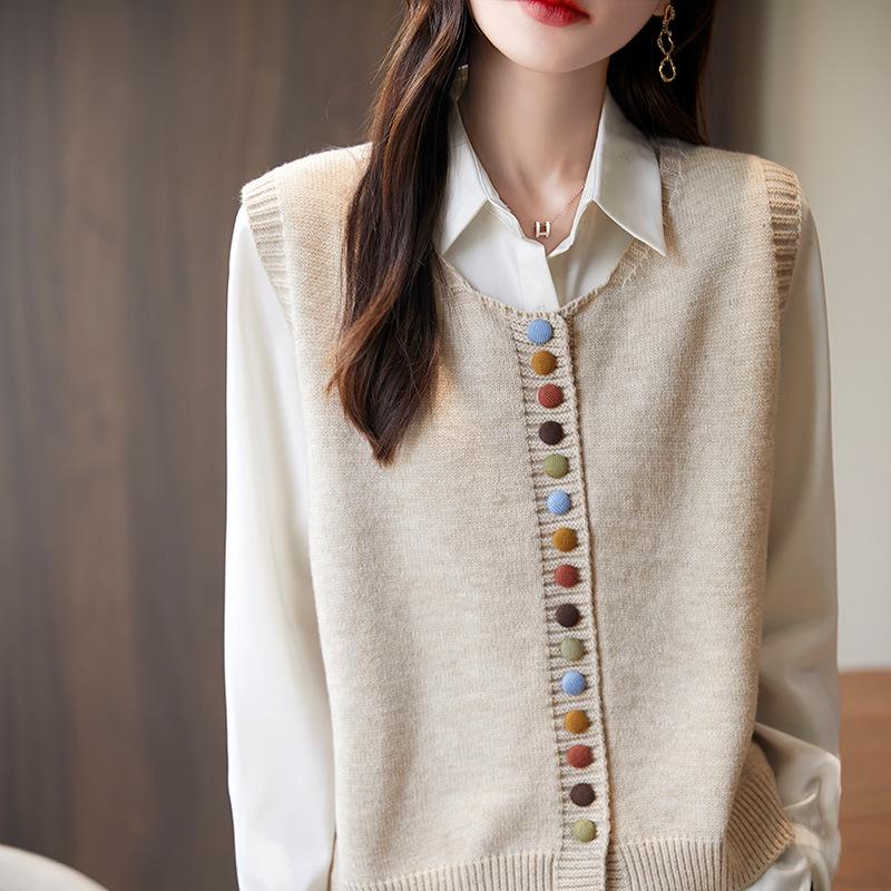 Women's French Retro Knit Vest: Round Neck, Sleeveless Tank Top, Autumn Layering Sweater 2025