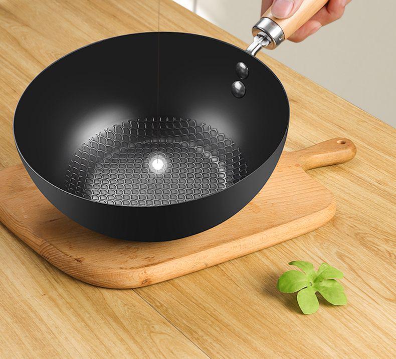 Multi-Use Mini Iron Wok: Non-Stick, Induction & Gas Compatible Flat Bottom Pan for Home & Outdoor Cooking