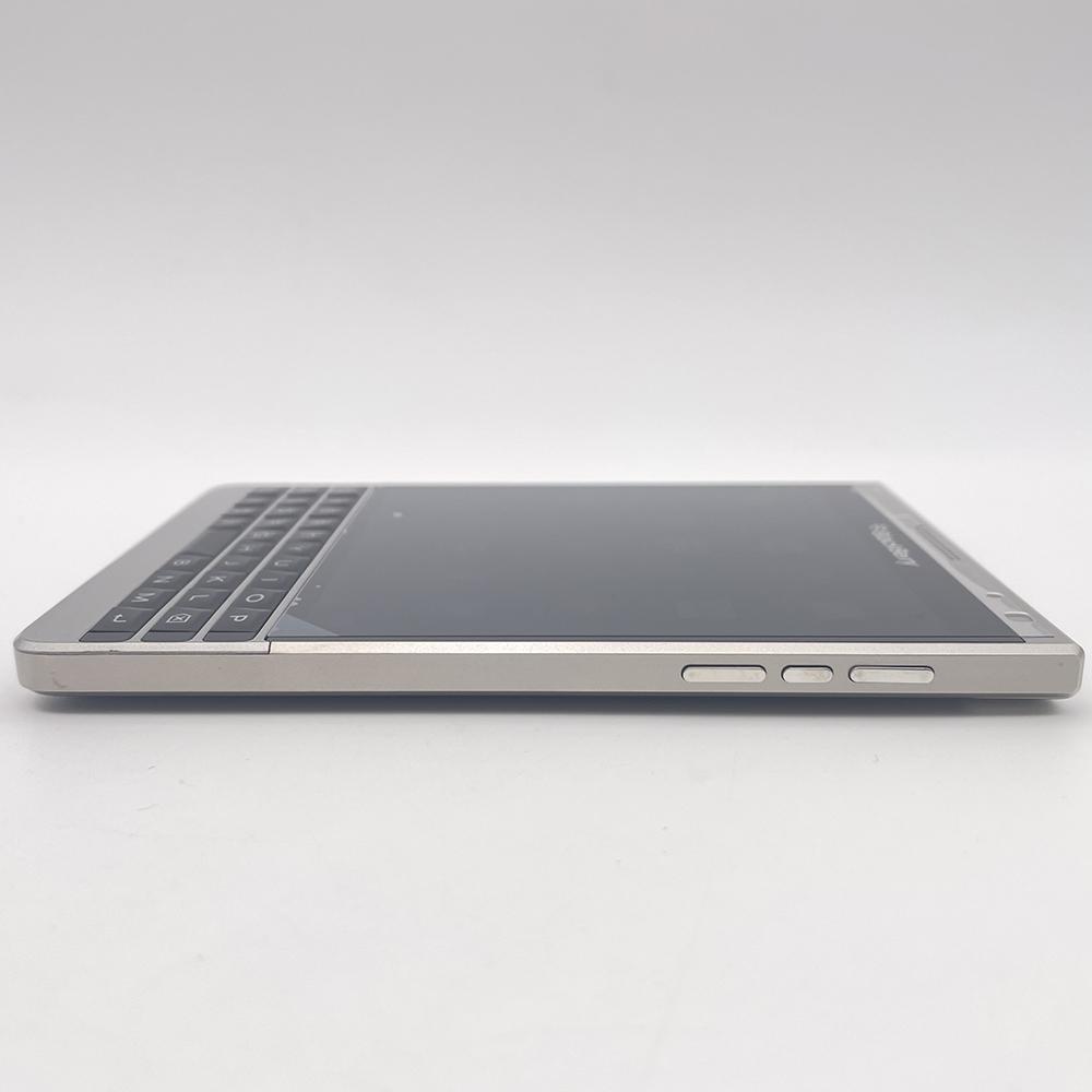 95% новый Восстановленный Blackberry Passport (-4) Q30 Passport Sliver Edition, СЕТЬ 4G, 3 ГБ ОЗУ, 32 ГБ ПЗУ, 13 МП, 4,5 дюйма, мобильный телефон, сотовый телефон