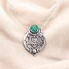 Серебряный кулон с зеленым изумрудным кристаллом, Ювелирное изделие ручной работы из серебра 925 пробы, Кулон CP-22-07
