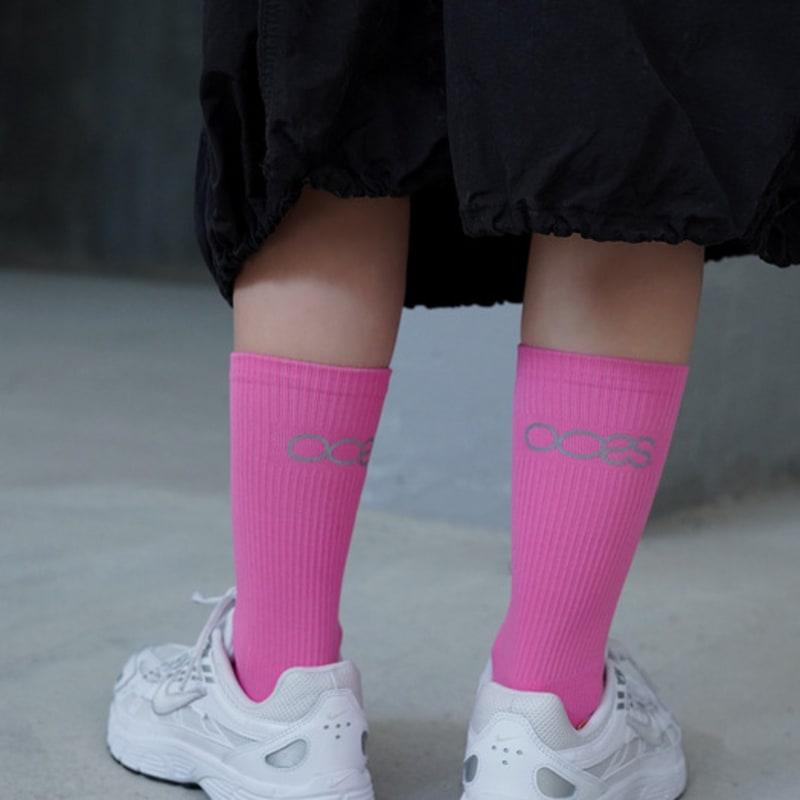 STUDIO SOCKSTOP OOSS Women's Reflective Running Crew Socks in Pink