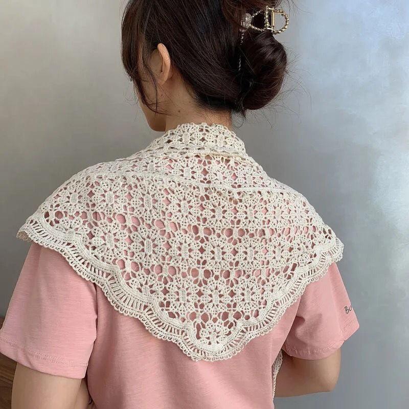 The New Shawl Korean Version Shows Temperament, Fashionable Hollow Round Flower Triangle Outer Shawl Sunscreen Neck