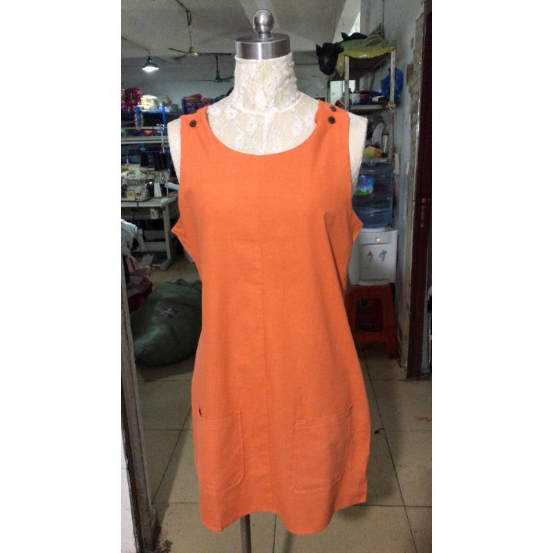 Повседневное летнее платье с карманом и бретелями на пуговицах