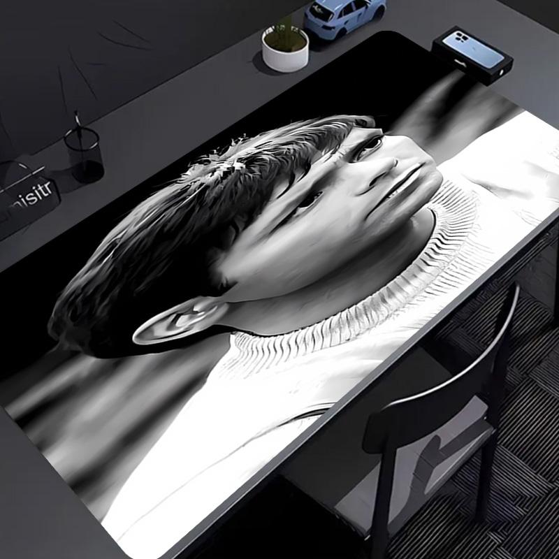 singer Cliff Richard Mouse Pad - Non-Slip Rubber Base, Smooth Surface for Work,Gaming,Office,And Home Use, Desk Mouse Pad