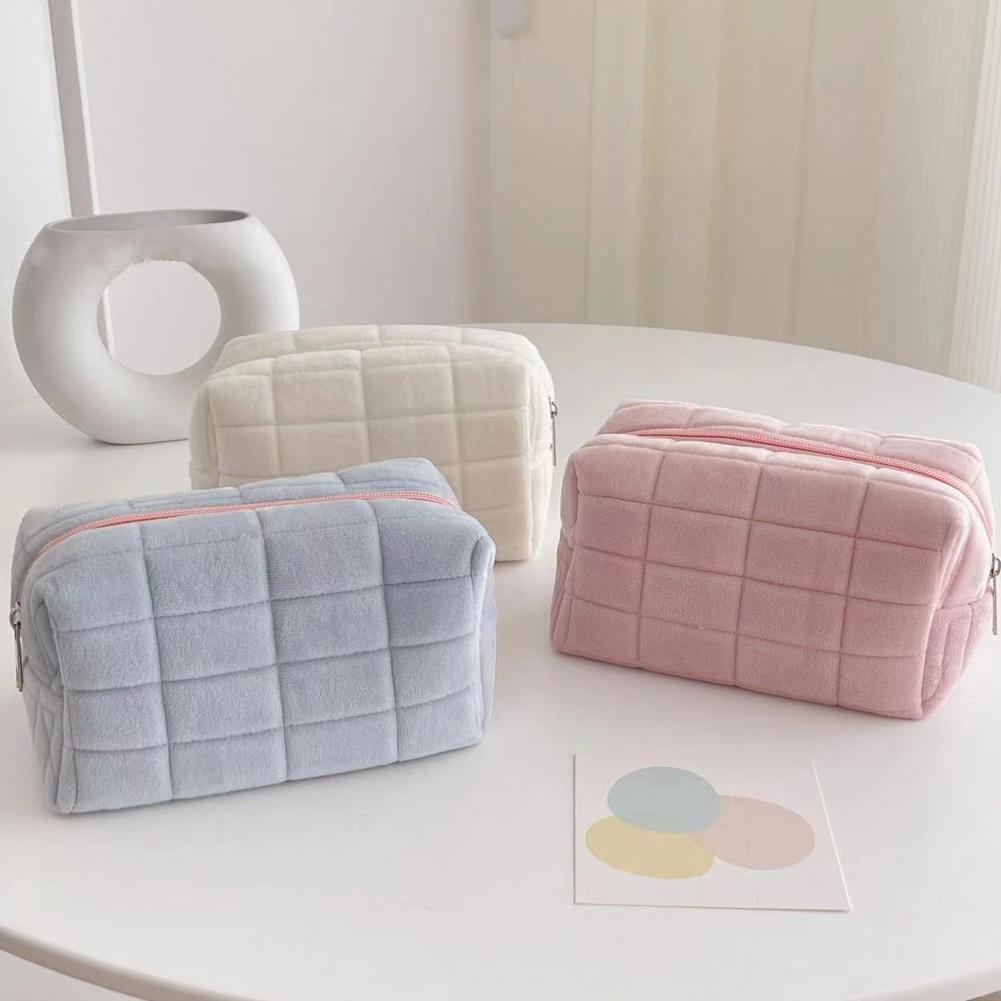 Solid Fur Cosmetic Storage Bag Large Capacity For Women Makeup Organizer Handbag Portable Travel Make Up Toiletry Punch