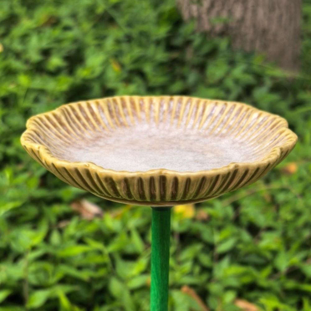 Ceramic Bee Bird Feeder Garden Decoration Insect Water Dispenser Hummingbird Feeder  Water Station