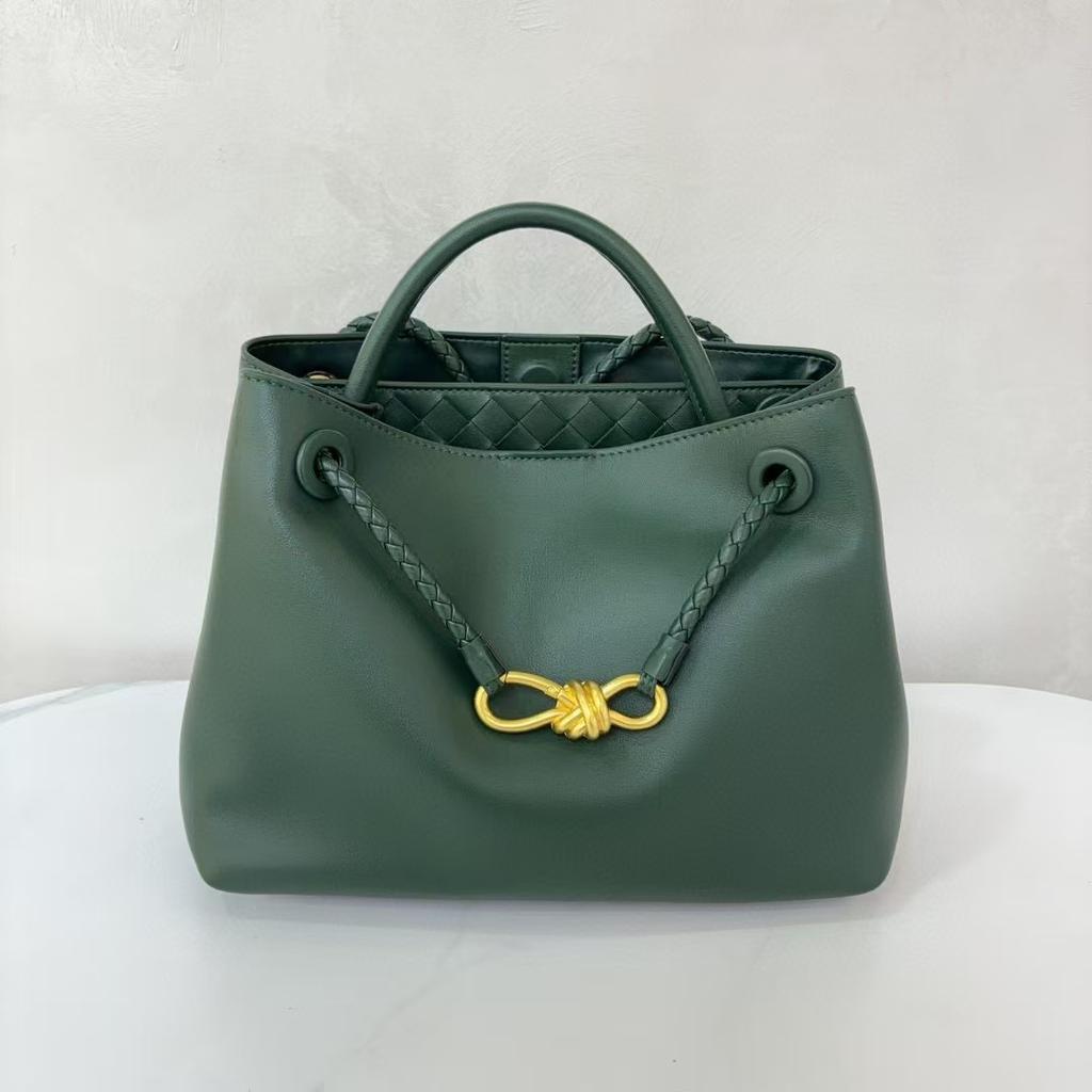 Women's 2025 New Texture Genuine Leather Large Capacity Tote Bag Women's Diagonal Cross Commuter Bow Single Shoulder Handbag