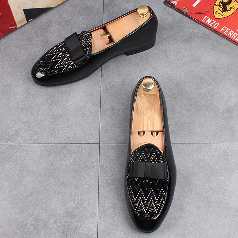 Fashion Designer Men Black Bowtie Patent Leather Slip On Casual Shoes Gentleman Formal Wedding Dress Homecoming Footwear Zapatos Hombre