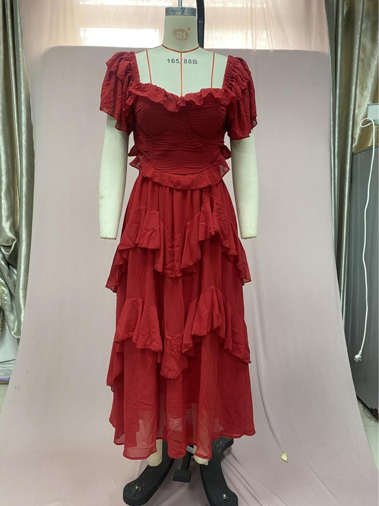 Праздничное платье с открытой спиной и оборками в европейском и американском стиле 2025 г.