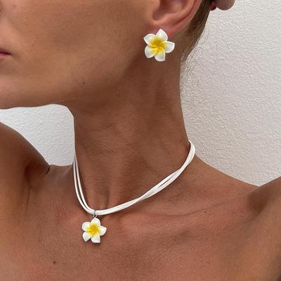 Женский гавайский набор серег-пуссет и ожерелья с плюмерией, нежные летние цветочные украшения, аксессуары для пляжной вечеринки