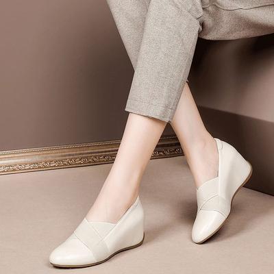 Туфли на танкетке для мамочек в британском стиле с плоским дном и круглым носком, модные туфли на высоком каблуке для женщин, маленькие кожаные туфли, увеличивающие внутреннюю высоту, ленивые туфли