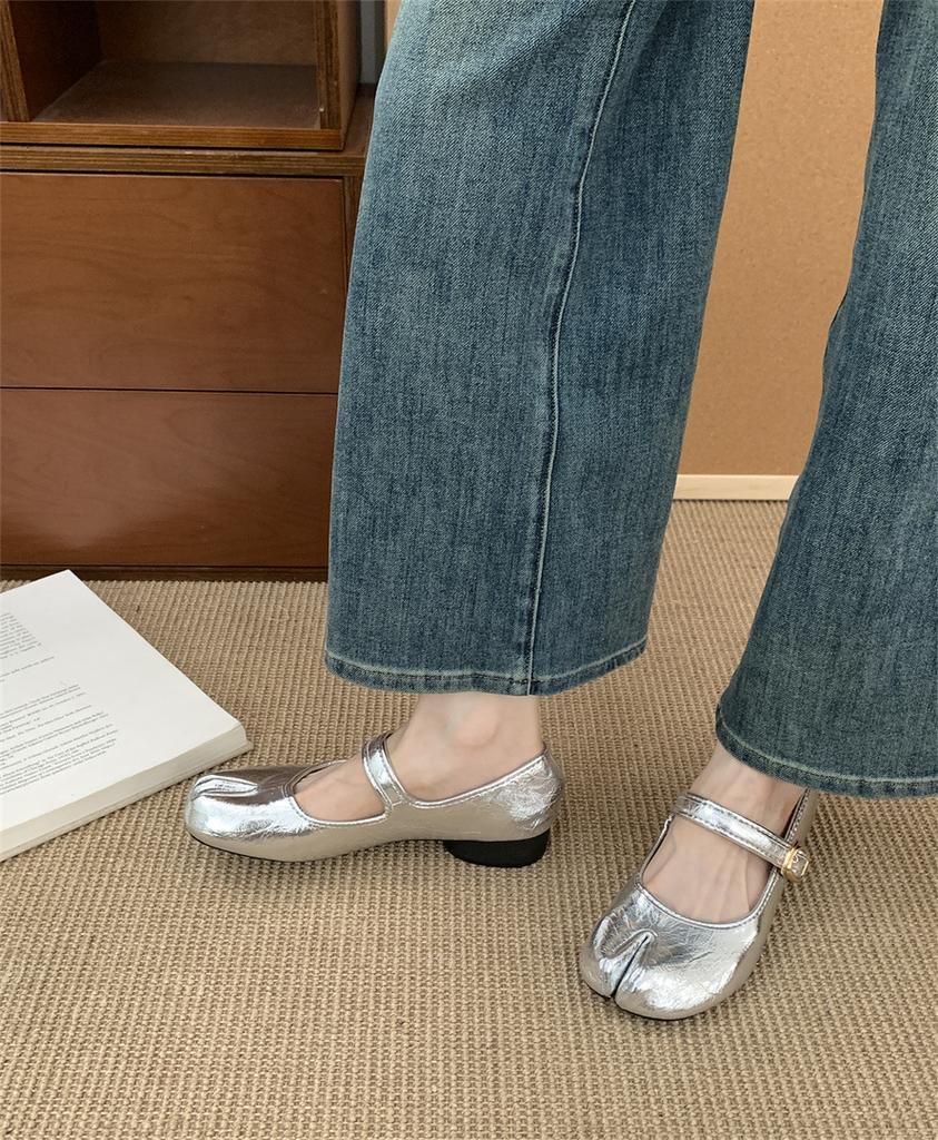 Spring 2025 New Soft-soled Doudou Pig's Trotters with Flat Bottom Shallow Mouth Split Toe Mary Jane Single Shoes Women