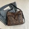Вместительная сумка-тоут под мышкой 2025 новая женская сумка модная леопардовая сумка-мессенджер женская сумка на плечо