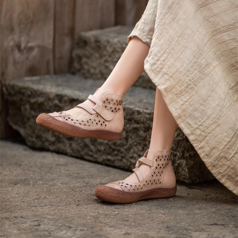 Модные женские сандалии 2025 Новые летние Ретро Ручной работы Женская обувь Кожа Мягкая подошва Сандалии для мамы Легкие Ажурные Повседневные сандалии