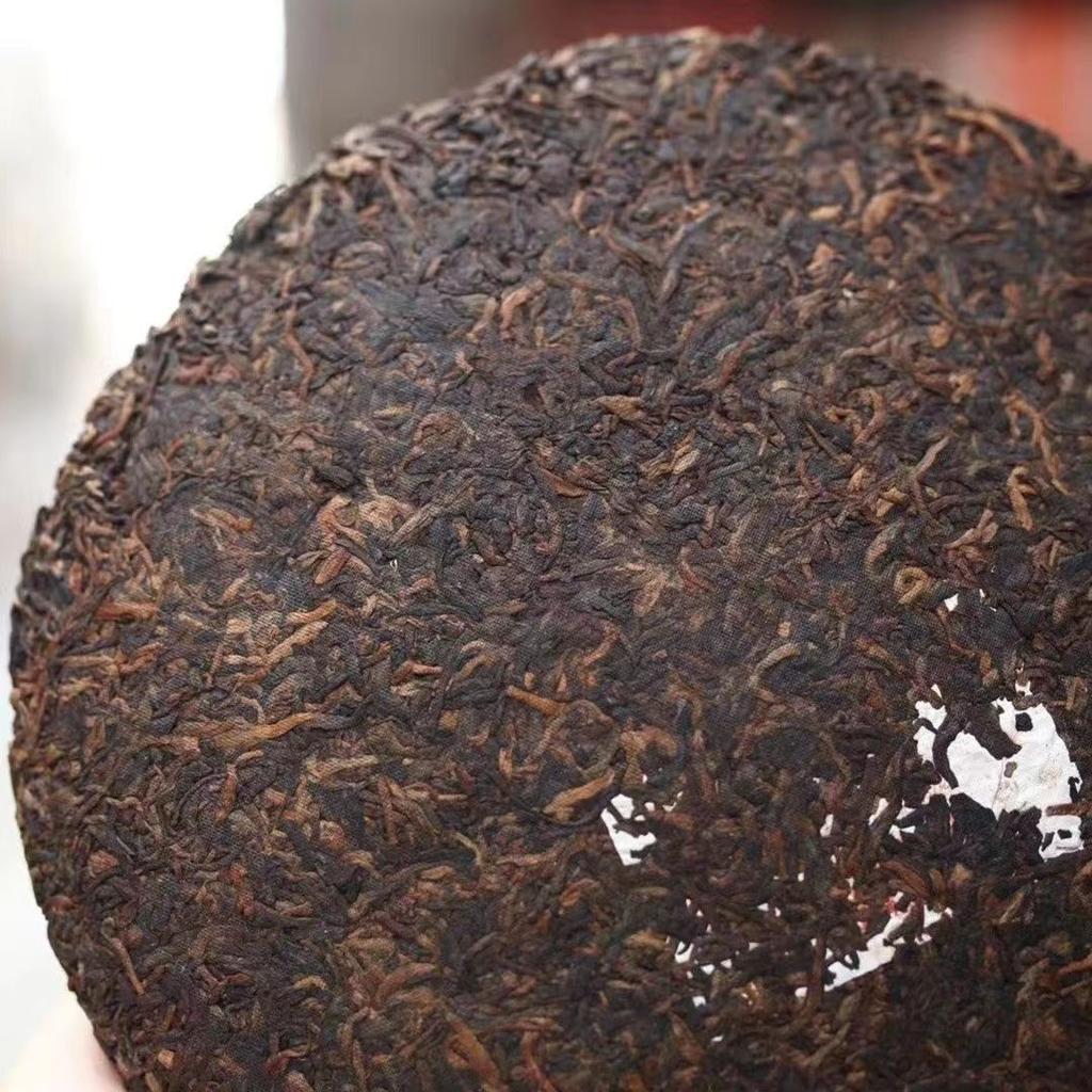 357г Юньнаньский приготовленный чай Пуэр 2014 Булан Палас Пуэр Спелый чайный торт Чай Пуэр