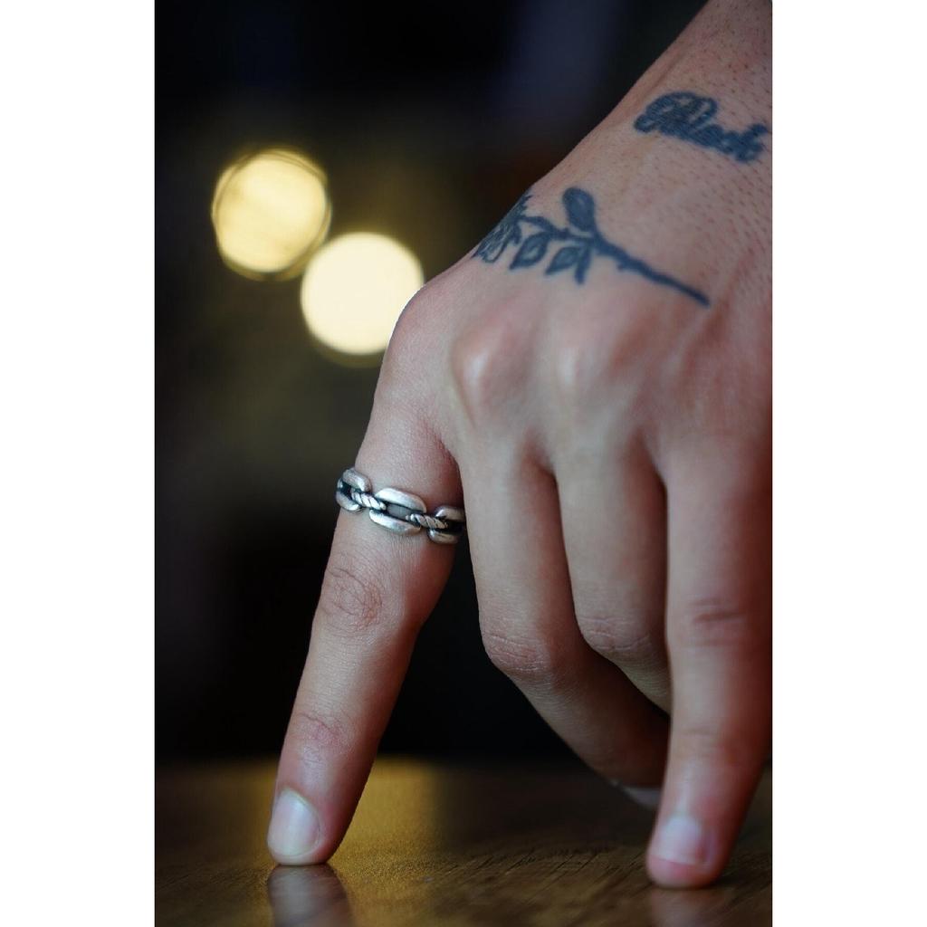 Модель с кольцом-цепочкой Регулируемая Черная Регулируемая