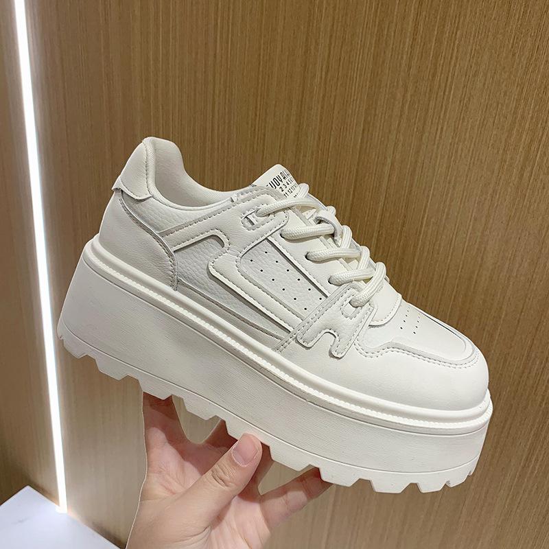 Белые туфли на платформе, женские новые универсальные спортивные туфли с увеличивающей рост стелькой, женские весенние туфли