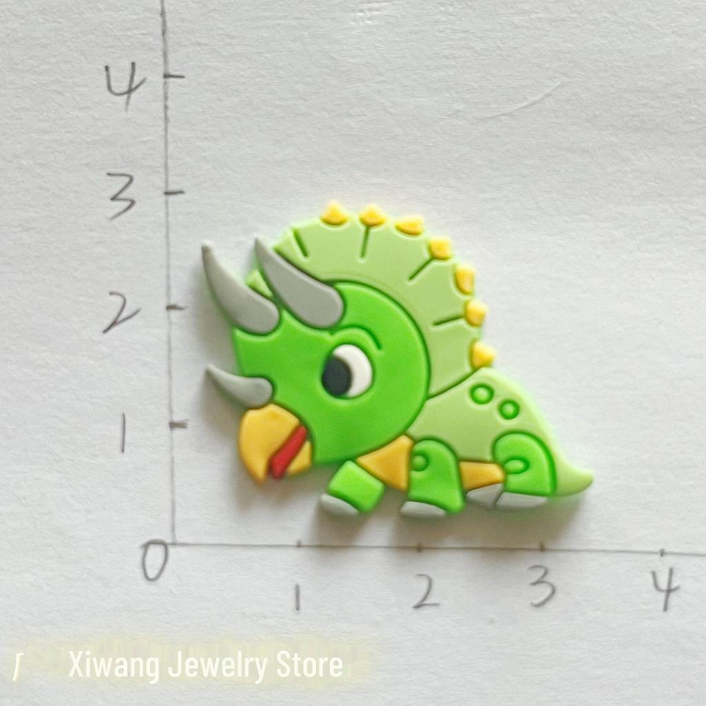 Аксессуары для динозавров из мультфильмов своими руками: Подвески для обуви, чехлы для телефонов и магниты