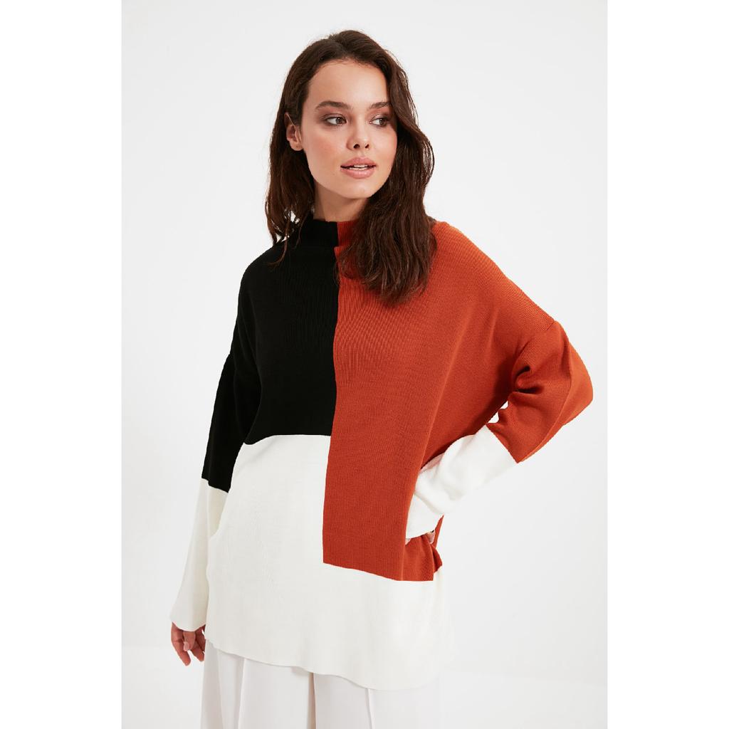 Black Color Block High Collar Knitwear Sweater Tctaw22ak0054