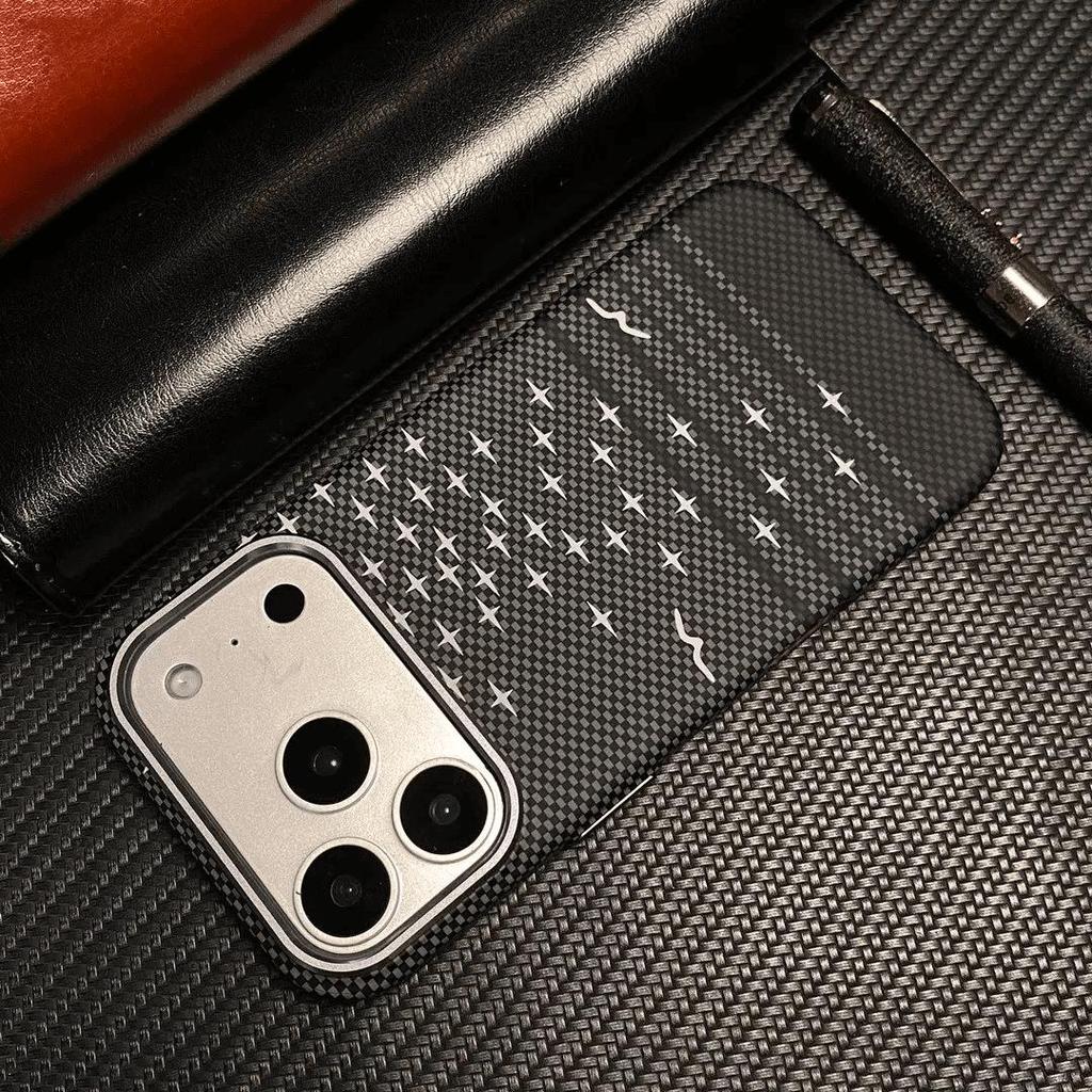 Магнитный чехол Kevlar для iPhone 17 Pro Max - Свет и Тень, Ощущение кожи, Защита от падений