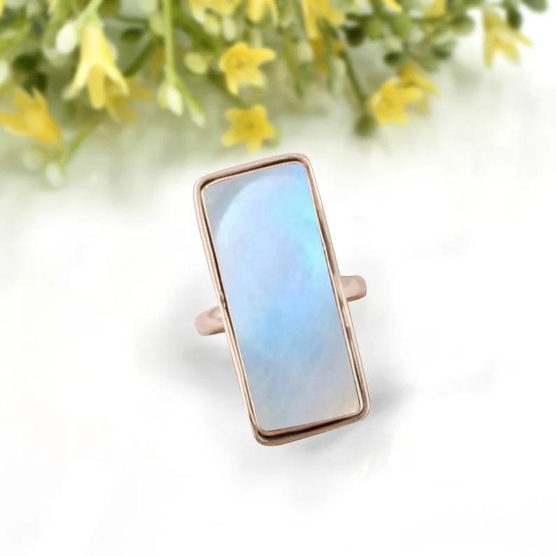 Кольцо с большим прямоугольным драгоценным камнем из лунного камня, кольцо ручной работы, дизайнерское кольцо, эффектное кольцо, кольцо для праздничной одежды, подарок для нее