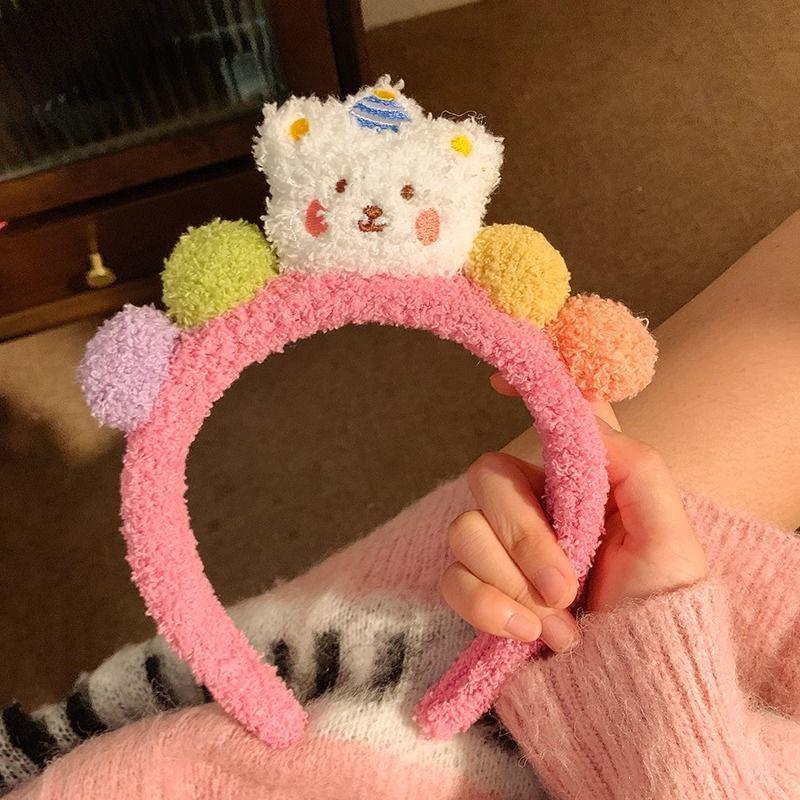 Мягкая повязка на голову в виде медведя из мультфильма: Идеально подходит для ухода за кожей в осенне-зимний период, для разнообразных выходов в свет и создания непринужденного стиля.