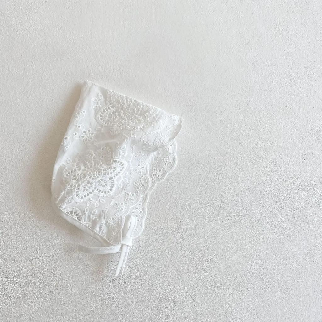 Весна-лето, кружевная цветочная шапочка для новорожденных мальчиков и девочек, элегантная белая шапочка принцессы для малышей, мягкий хлопковый реквизит для детской фотосъемки